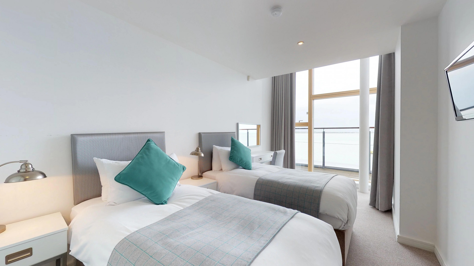 Talbot suites  bed seaview www.talbotsuites.ie_v2